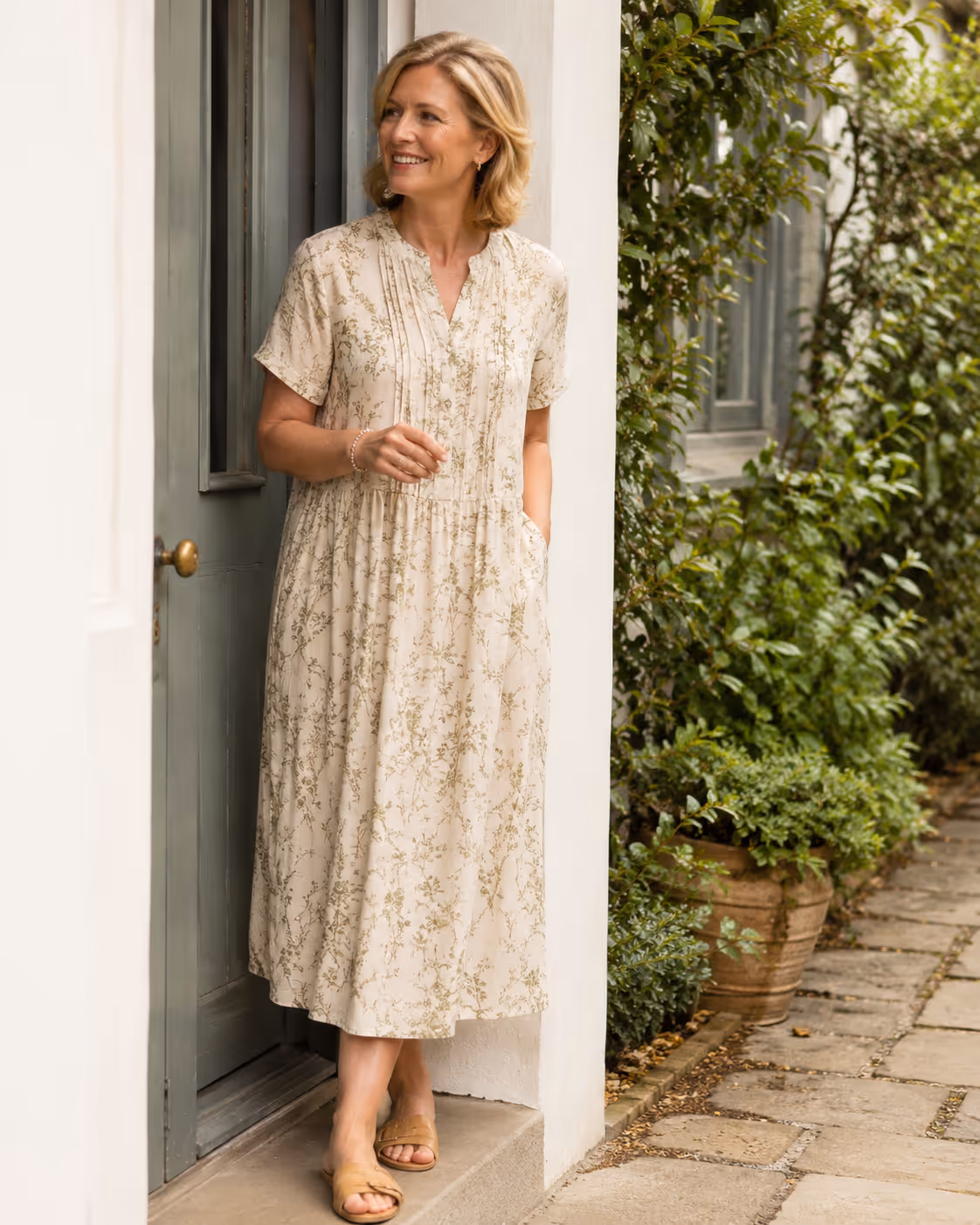 Relaxed everyday dress styling inspiration